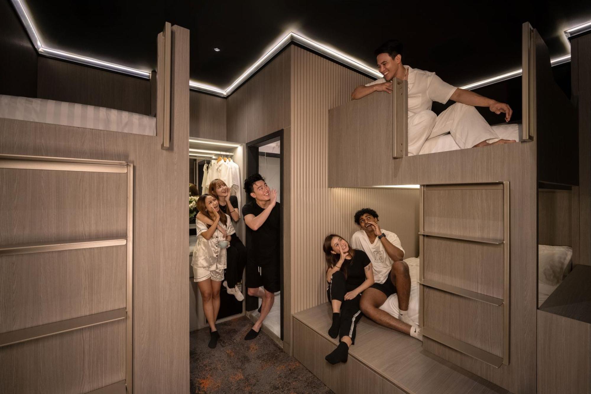 Cube Social Boutique Capsule Hotel At Boat Quay Сингапур Экстерьер фото