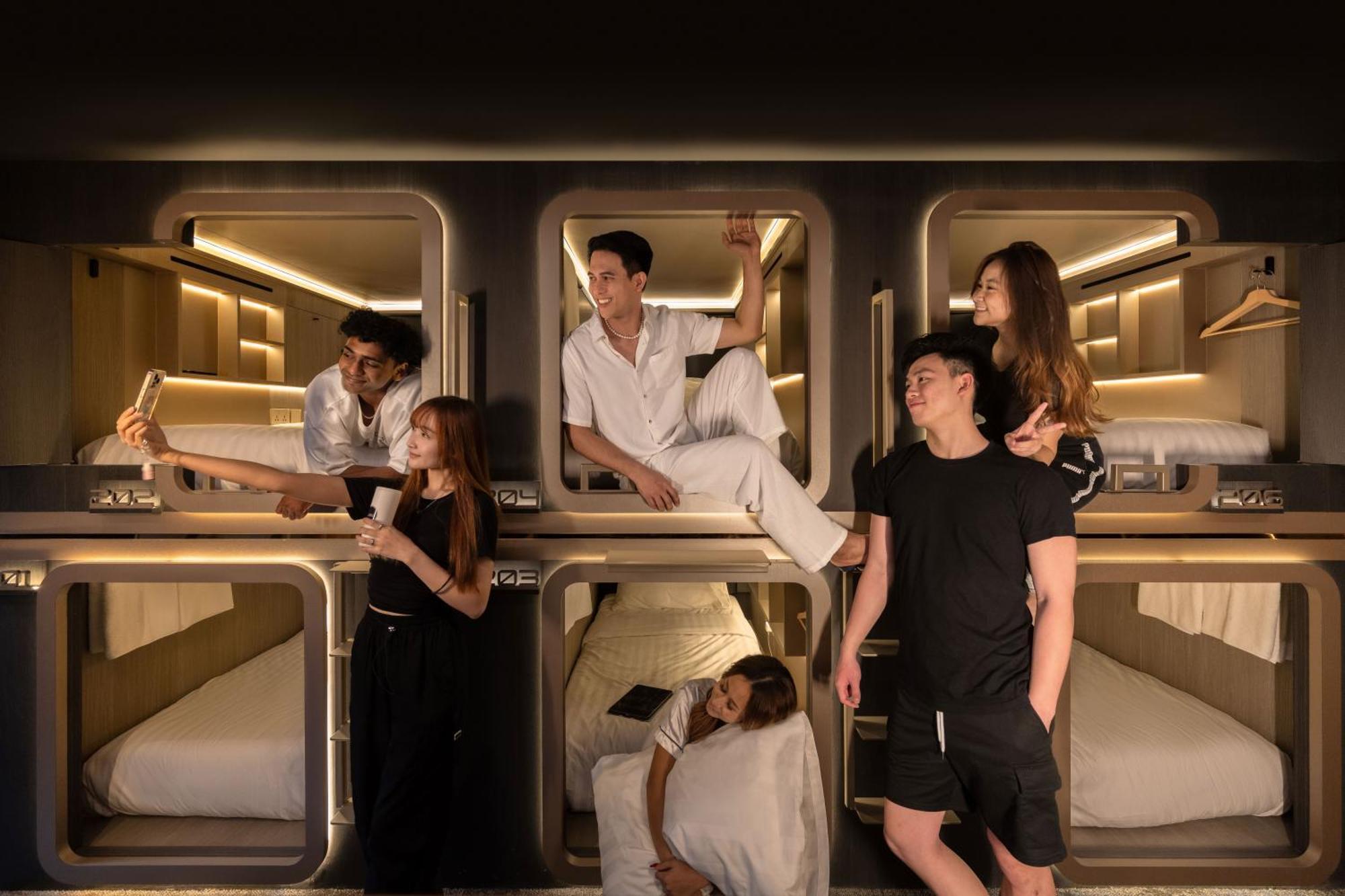 Cube Social Boutique Capsule Hotel At Boat Quay Сингапур Экстерьер фото