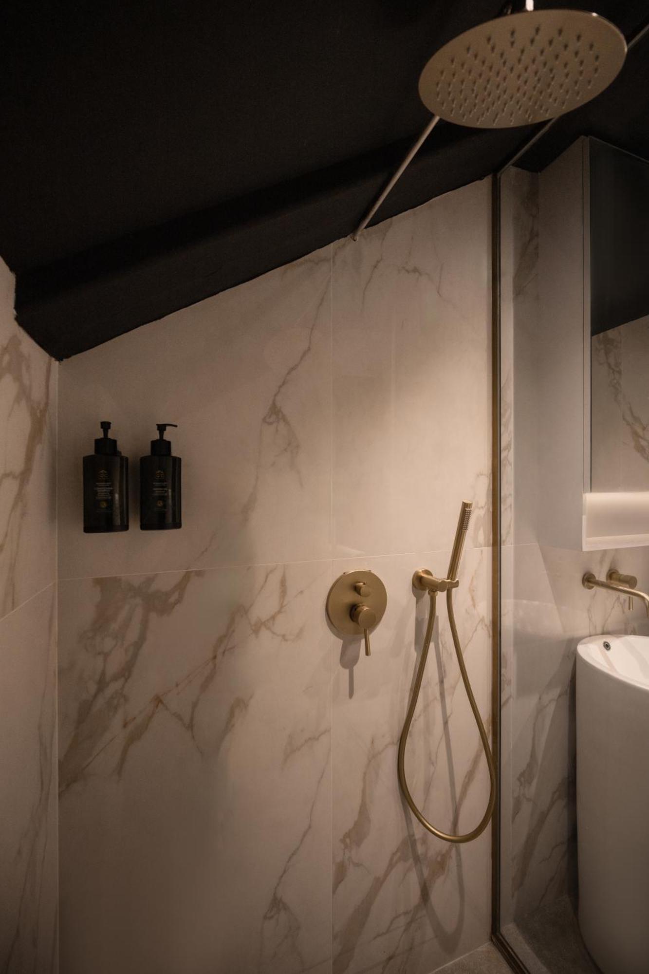Cube Social Boutique Capsule Hotel At Boat Quay Сингапур Экстерьер фото