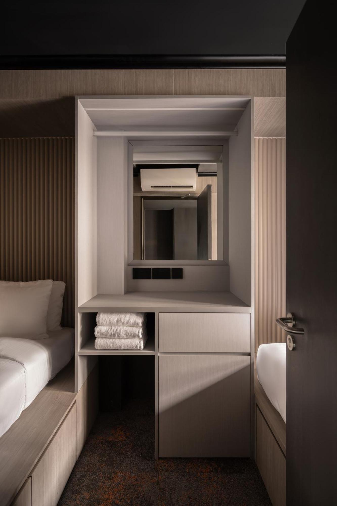 Cube Social Boutique Capsule Hotel At Boat Quay Сингапур Экстерьер фото