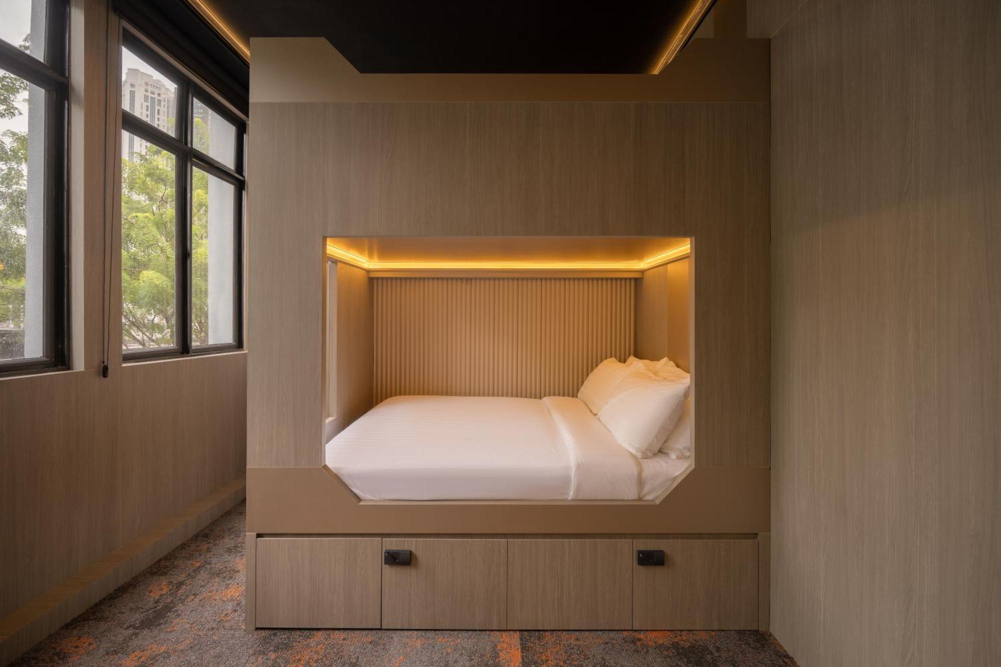 Cube Social Boutique Capsule Hotel At Boat Quay Сингапур Экстерьер фото