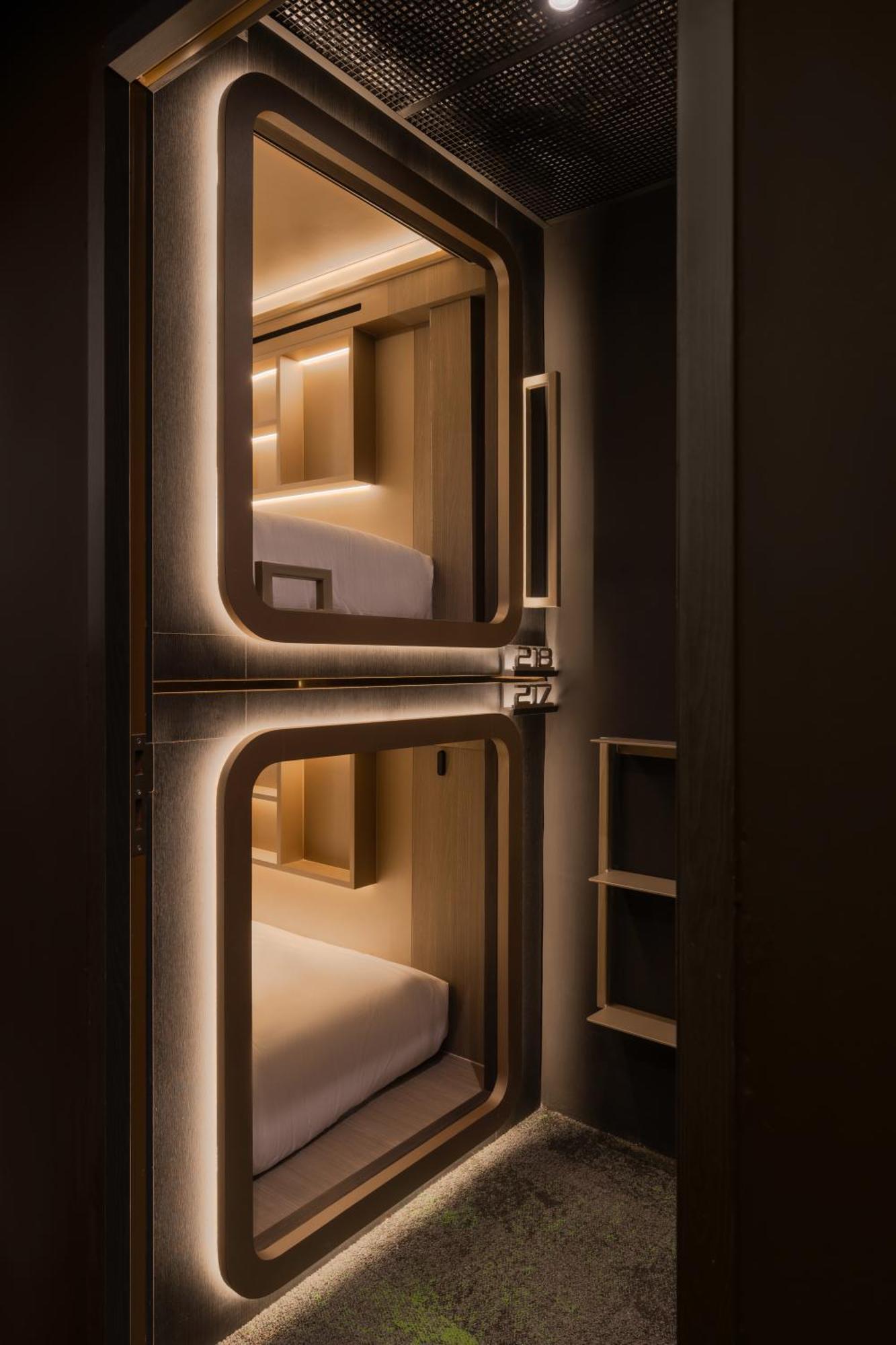 Cube Social Boutique Capsule Hotel At Boat Quay Сингапур Экстерьер фото
