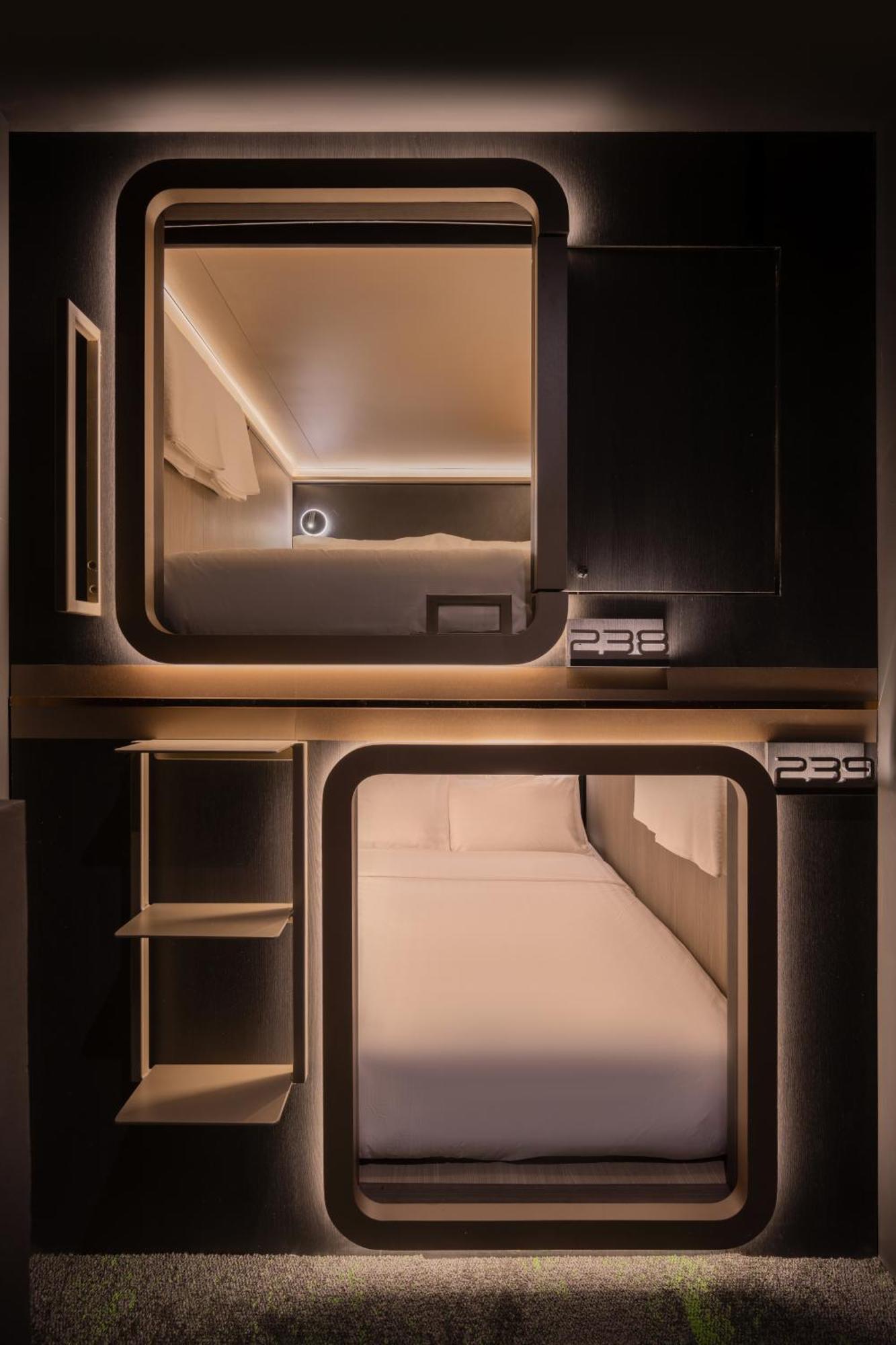 Cube Social Boutique Capsule Hotel At Boat Quay Сингапур Экстерьер фото