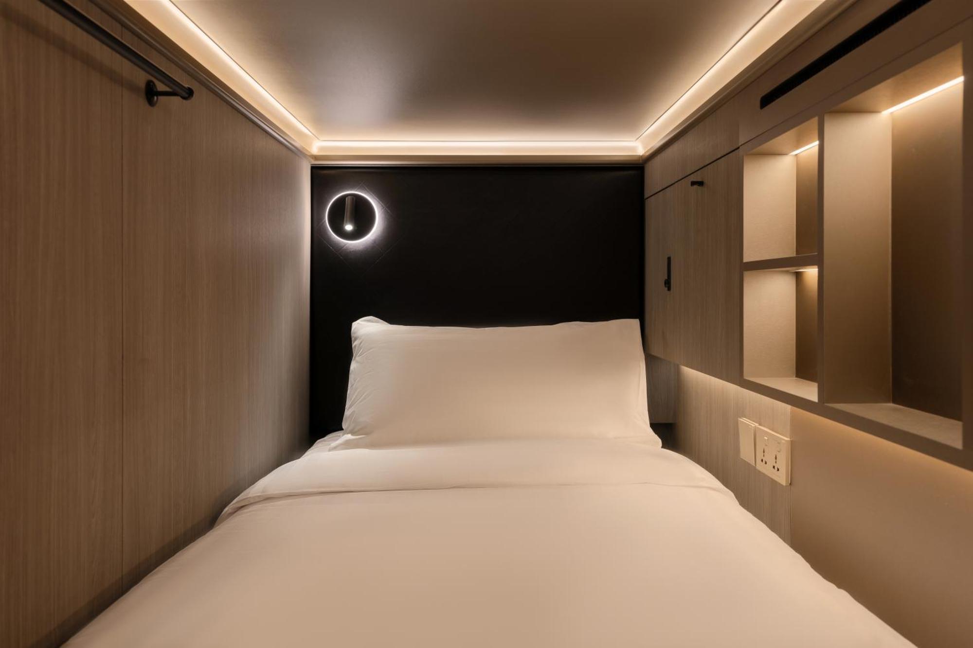 Cube Social Boutique Capsule Hotel At Boat Quay Сингапур Экстерьер фото